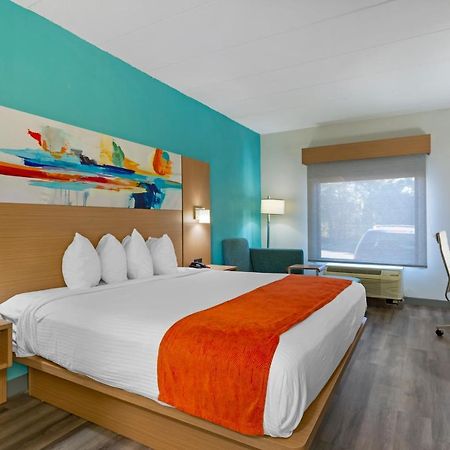 Best Western Plus Executive Hotel Richmond Dumbarton Bagian luar foto