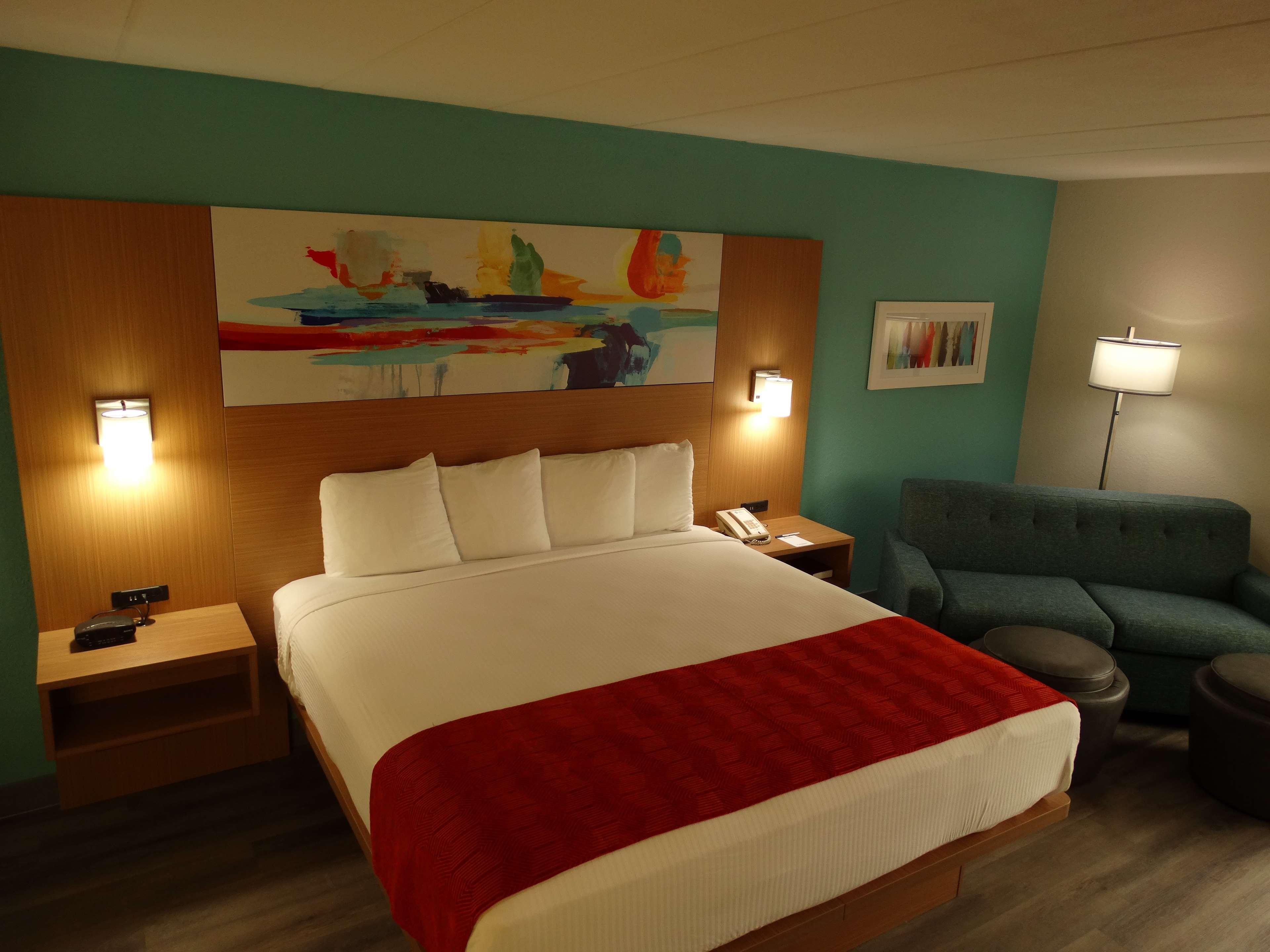 Best Western Plus Executive Hotel Richmond Dumbarton Bagian luar foto