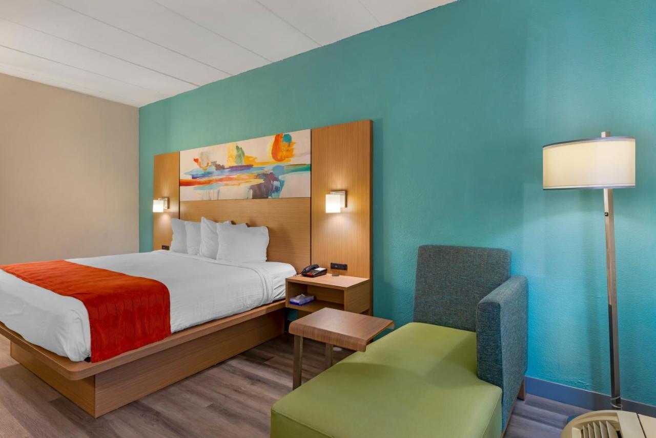 Best Western Plus Executive Hotel Richmond Dumbarton Bagian luar foto