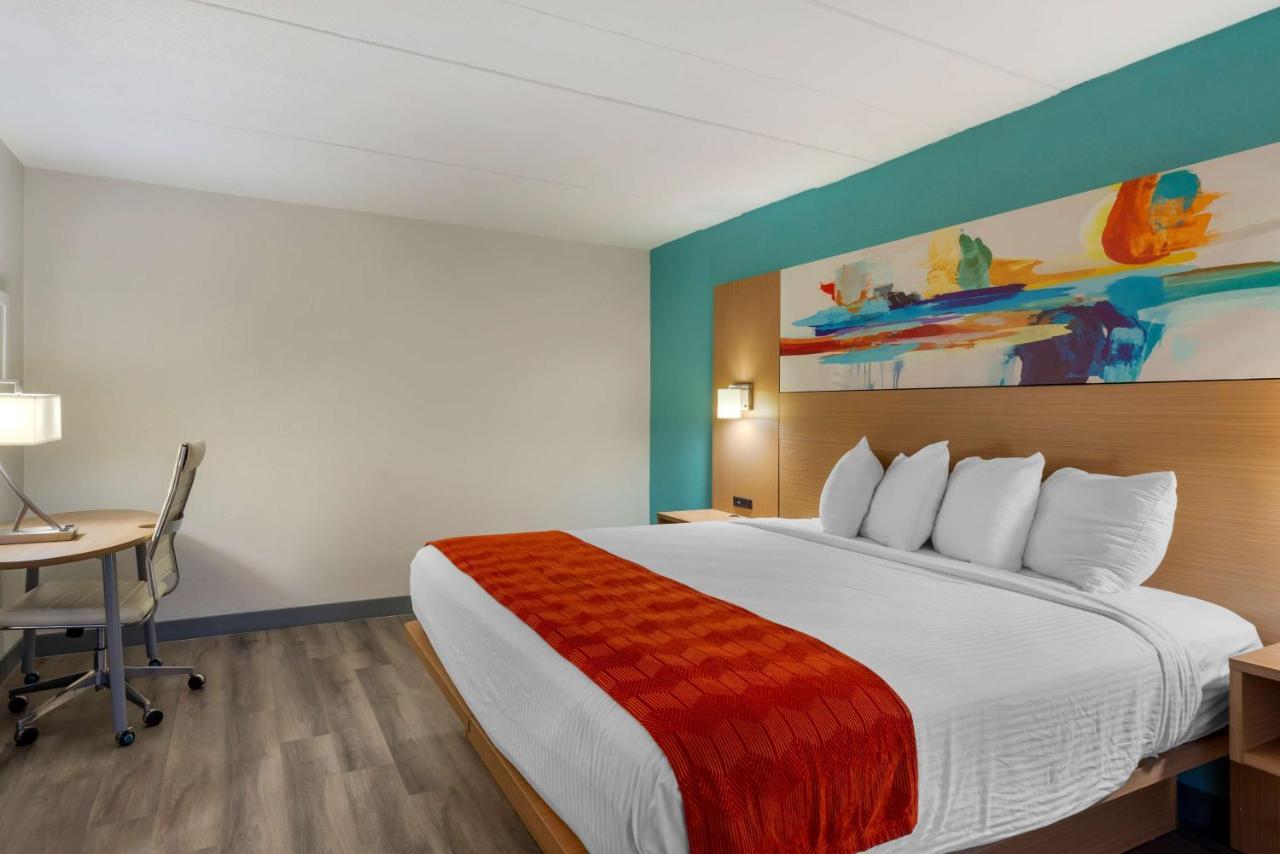 Best Western Plus Executive Hotel Richmond Dumbarton Bagian luar foto